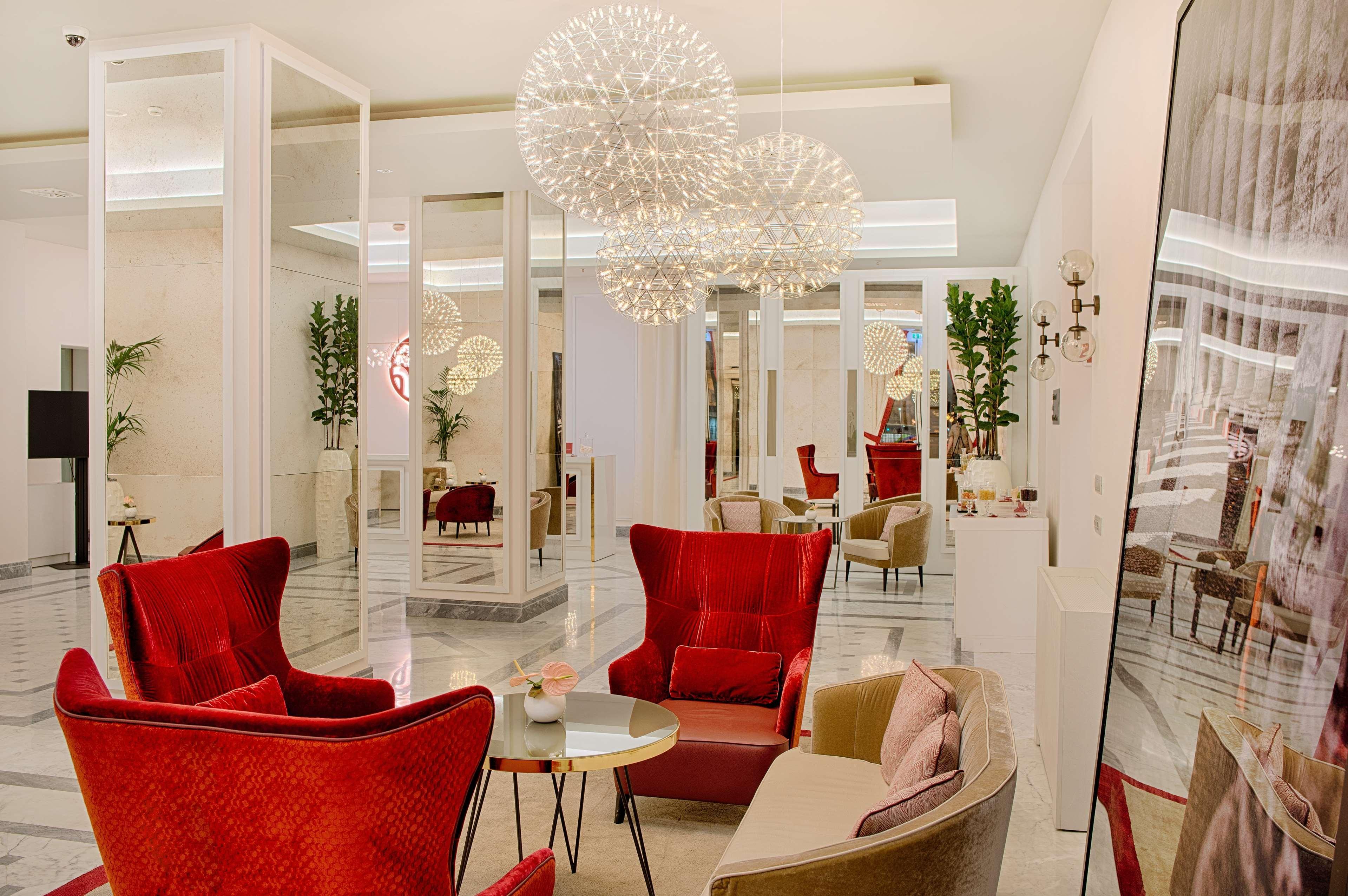 Hotel NH Collection Palazzo Cinquecento Roma Esterno foto The lobby of the hotel