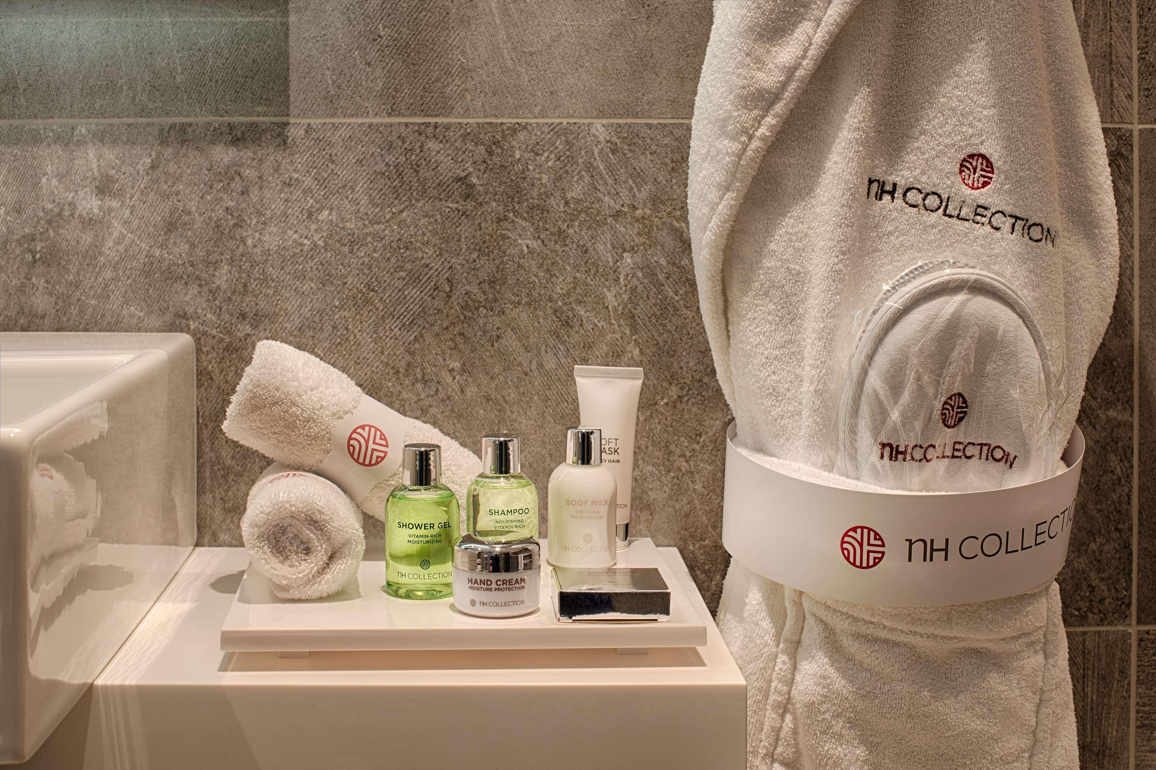 Hotel NH Collection Palazzo Cinquecento Roma Esterno foto NH Collection bathroom amenities