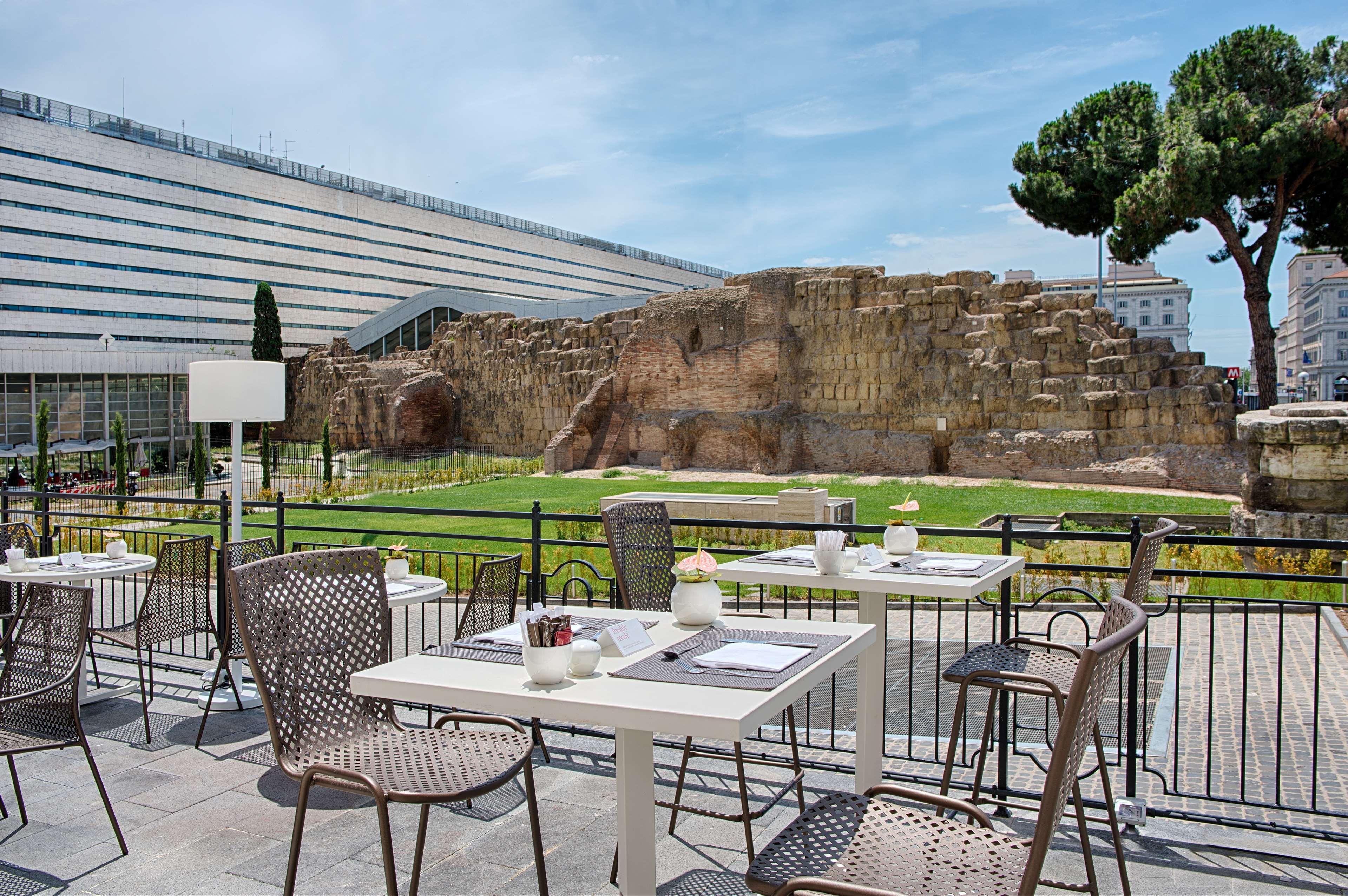 Hotel NH Collection Palazzo Cinquecento Roma Esterno foto The hotel's terrace