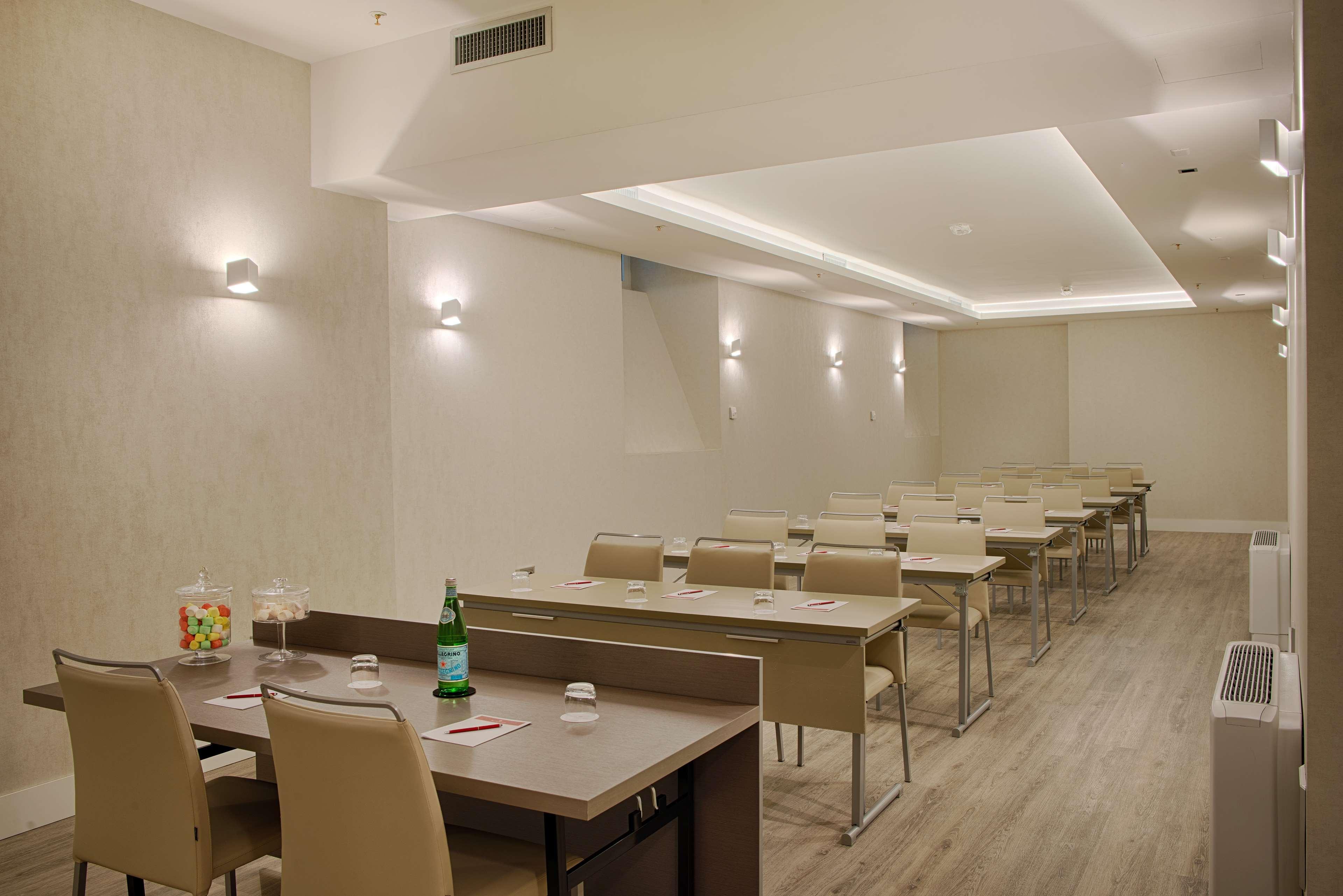Hotel NH Collection Palazzo Cinquecento Roma Esterno foto The meeting room