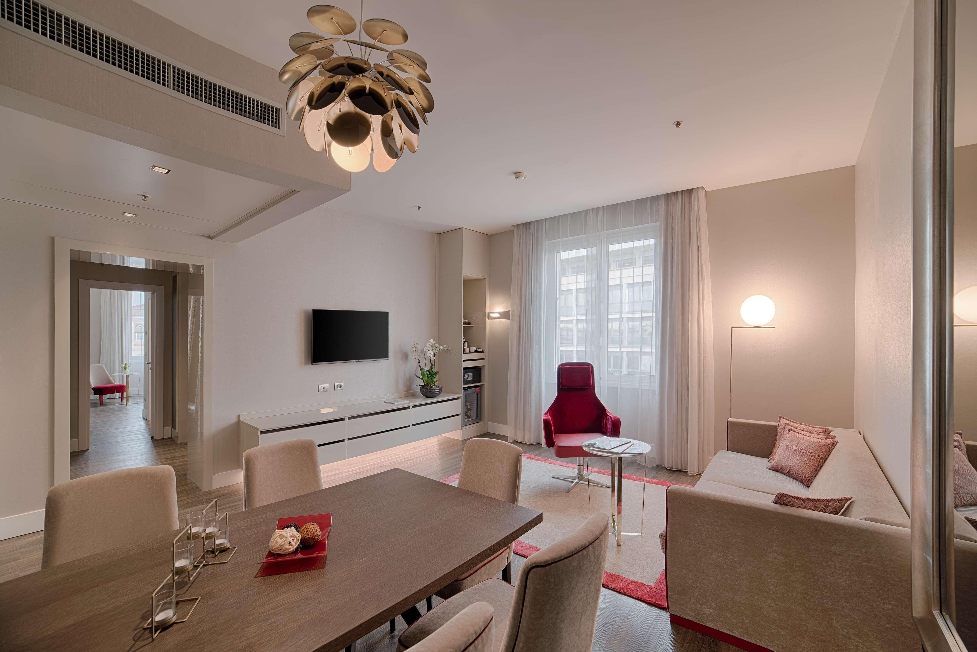Hotel NH Collection Palazzo Cinquecento Roma Esterno foto A suite at the hotel