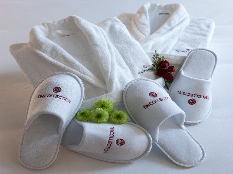 Hotel NH Collection Palazzo Cinquecento Roma Esterno foto A bathrobe and slippers